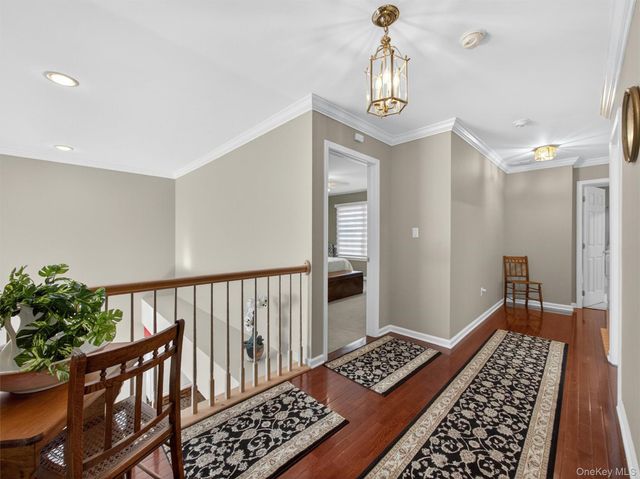 5 Holly Court, Tuxedo Park, NY 10987