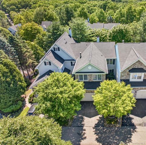5 Holly Court, Tuxedo Park, NY 10987