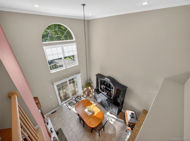 5 Holly Court, Tuxedo Park, NY 10987