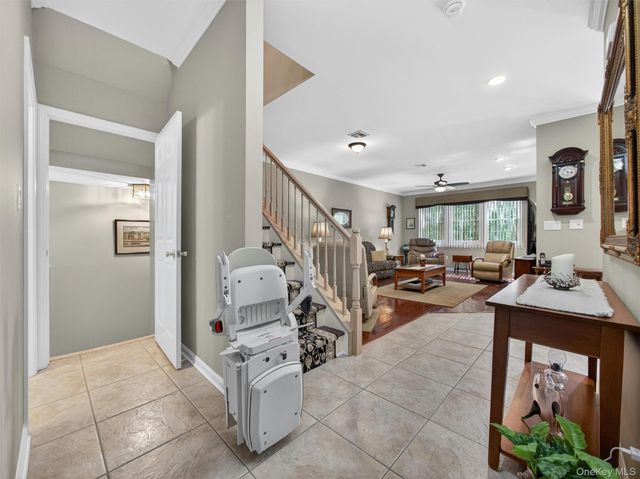 5 Holly Court, Tuxedo Park, NY 10987