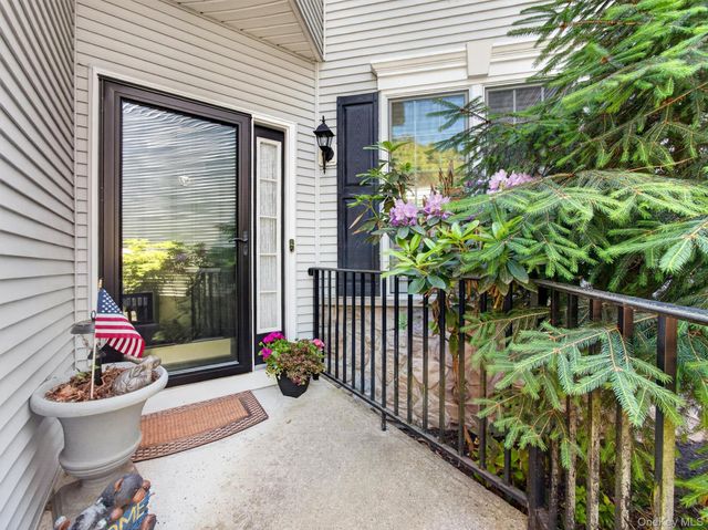 5 Holly Court, Tuxedo Park, NY 10987