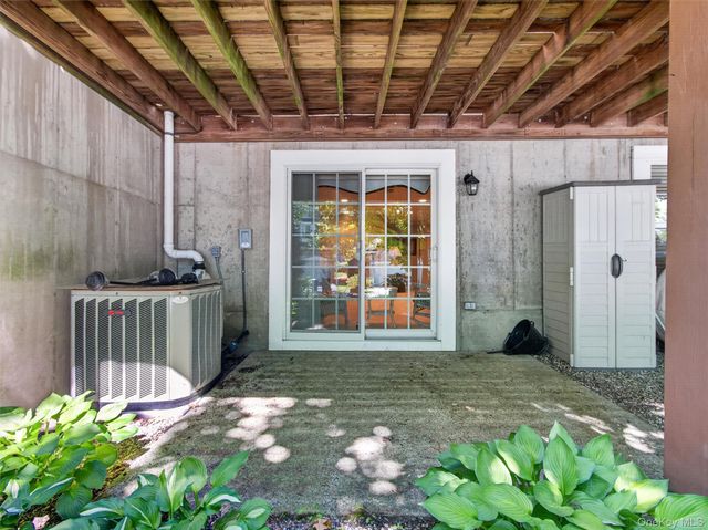 5 Holly Court, Tuxedo Park, NY 10987