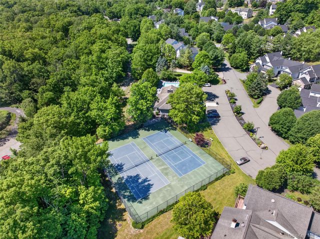 5 Holly Court, Tuxedo Park, NY 10987