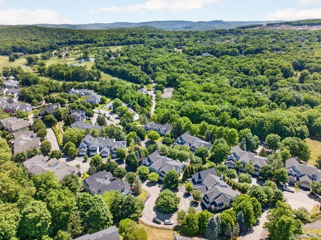 5 Holly Court, Tuxedo Park, NY 10987