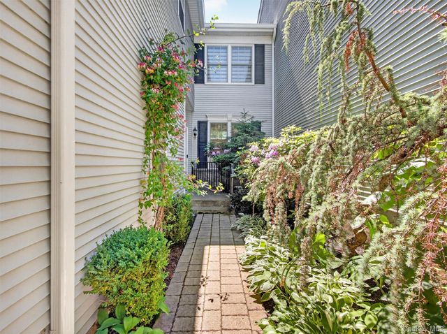 5 Holly Court, Tuxedo Park, NY 10987