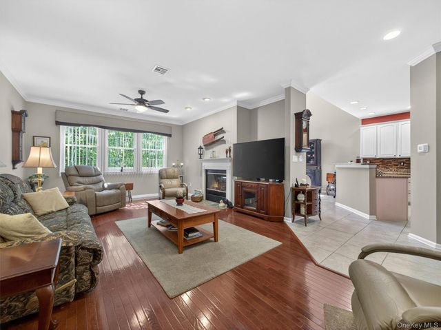 5 Holly Court, Tuxedo Park, NY 10987