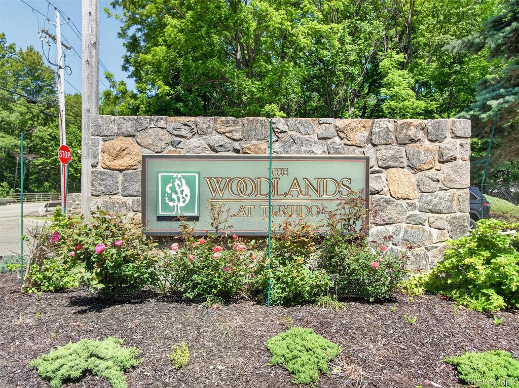 5 Holly Court, Tuxedo Park, NY 10987