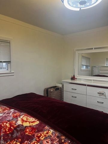 6083 Rosemont Avenue, Detroit, MI 48228