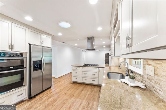 310 Clear Creek Court, Roswell, GA 30076