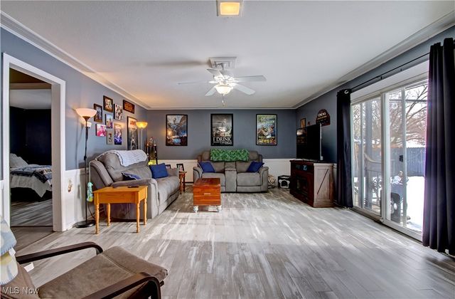 411 Oaknoll Drive, Amherst, OH 44001