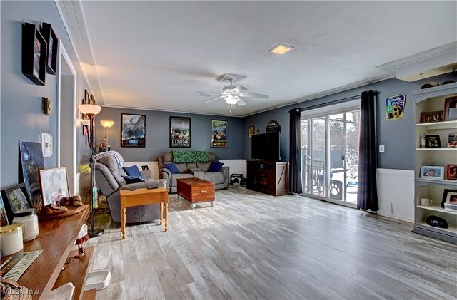 411 Oaknoll Drive, Amherst, OH 44001