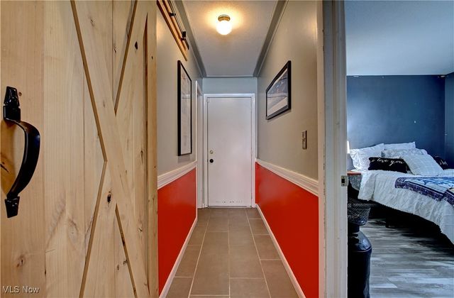 411 Oaknoll Drive, Amherst, OH 44001