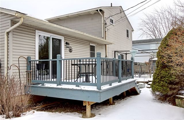 411 Oaknoll Drive, Amherst, OH 44001