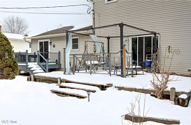 411 Oaknoll Drive, Amherst, OH 44001