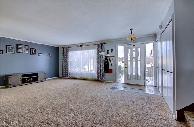 411 Oaknoll Drive, Amherst, OH 44001