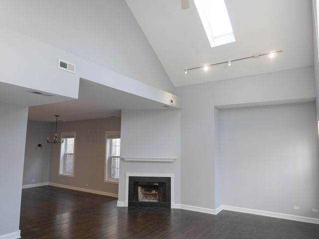 2107 W Ohio Street 2, Chicago, IL 60612