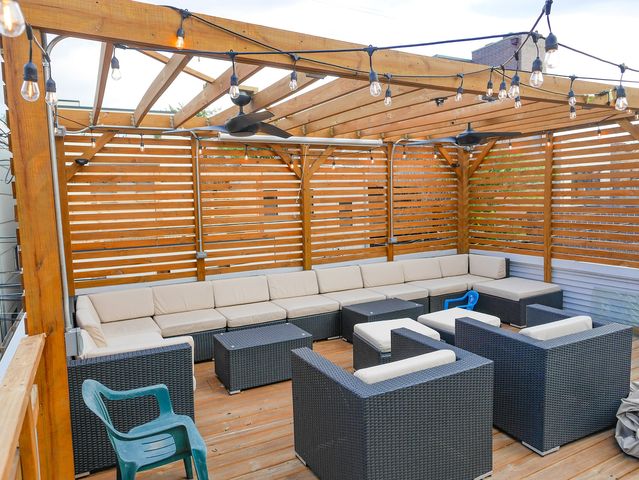 2107 W Ohio Street 2, Chicago, IL 60612