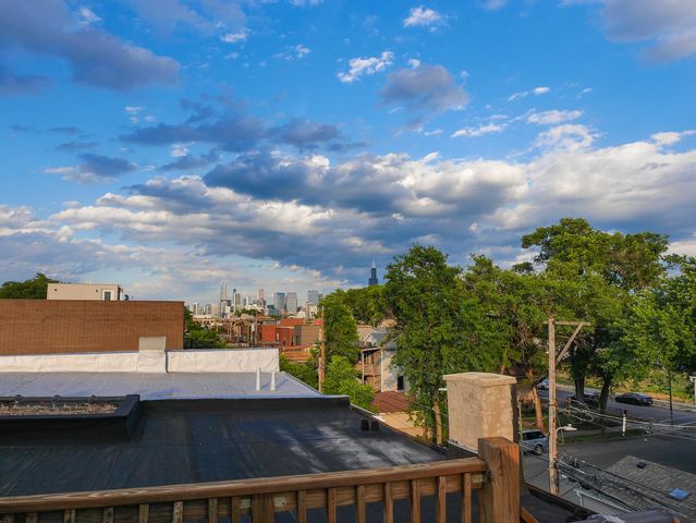 2107 W Ohio Street 2, Chicago, IL 60612