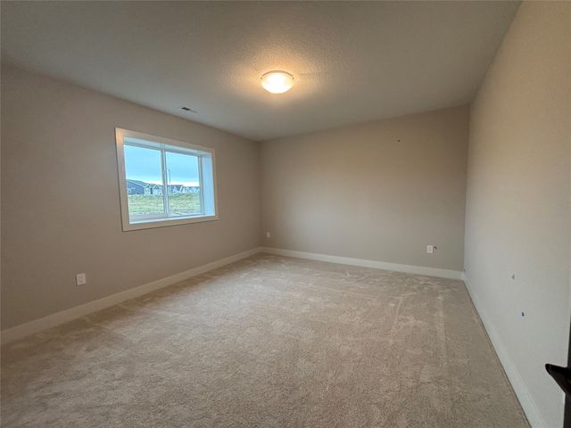 275 NW Copperleaf Court, Waukee, IA 50263