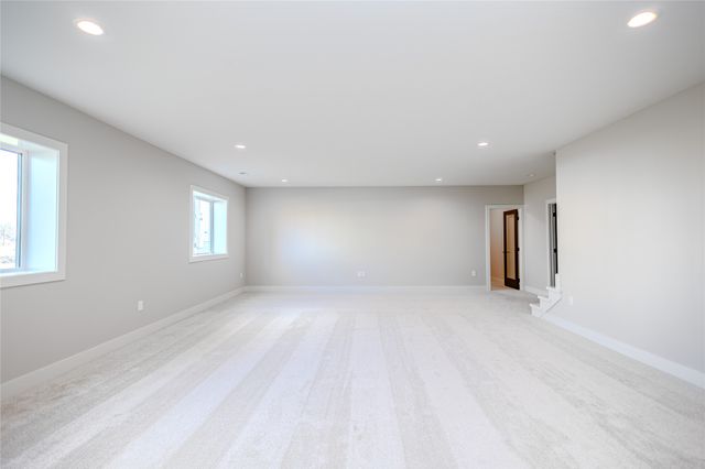 275 NW Copperleaf Court, Waukee, IA 50263