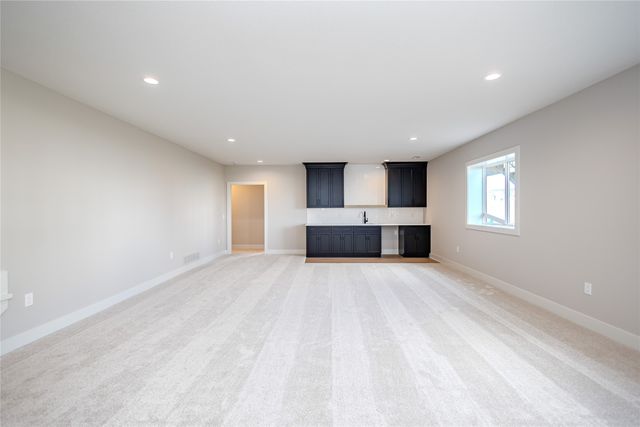 275 NW Copperleaf Court, Waukee, IA 50263