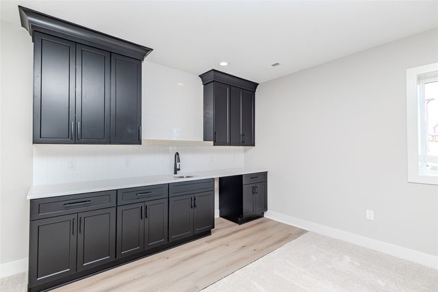 275 NW Copperleaf Court, Waukee, IA 50263