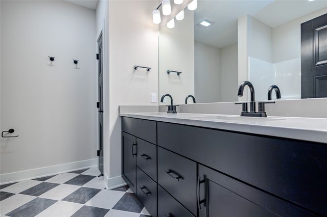 275 NW Copperleaf Court, Waukee, IA 50263