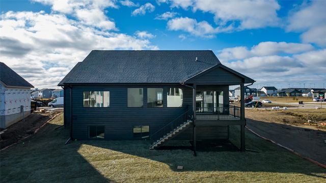 275 NW Copperleaf Court, Waukee, IA 50263