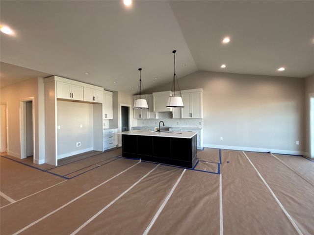 275 NW Copperleaf Court, Waukee, IA 50263