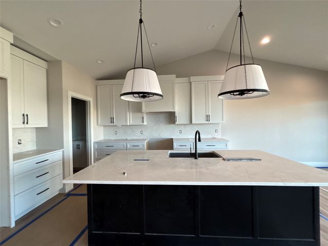 275 NW Copperleaf Court, Waukee, IA 50263