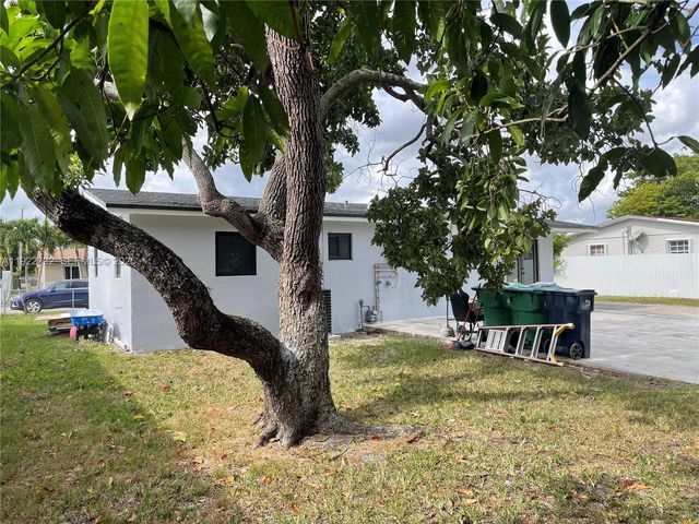 17231 NW 52nd Pl, Miami Gardens, FL 33055