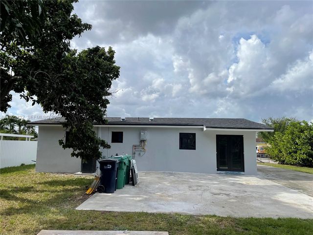 17231 NW 52nd Pl, Miami Gardens, FL 33055