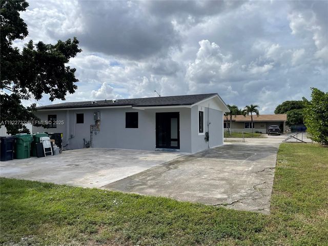 17231 NW 52nd Pl, Miami Gardens, FL 33055