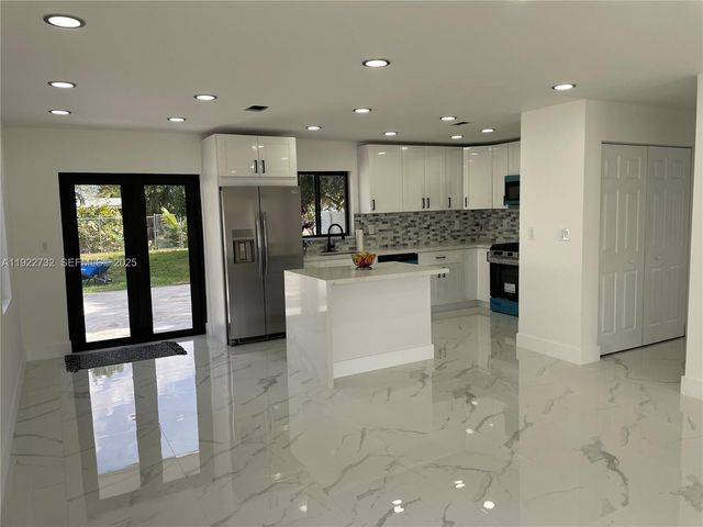 17231 NW 52nd Pl, Miami Gardens, FL 33055