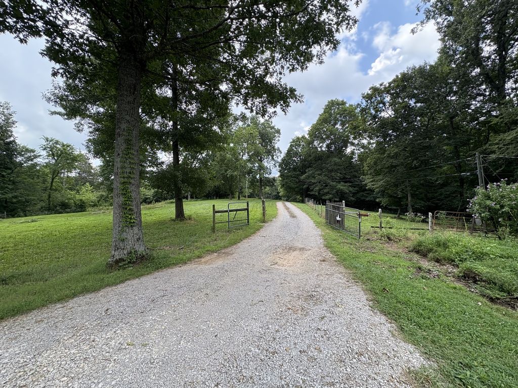 1520 Powell Ln, Lewisburg, TN 37091