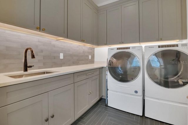 15198 E OAKLAND AVENUE, Winter Garden, FL 34787