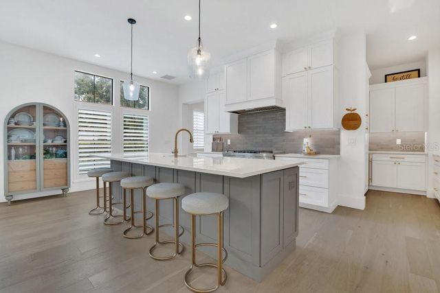 15198 E OAKLAND AVENUE, Winter Garden, FL 34787