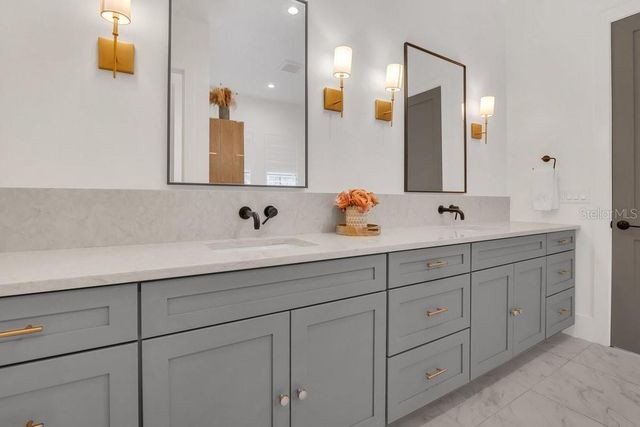 15198 E OAKLAND AVENUE, Winter Garden, FL 34787