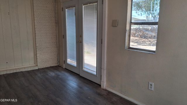 11663 CLEAR LAKE Circle, El Paso, TX 79936