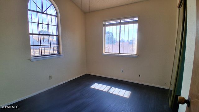 11663 CLEAR LAKE Circle, El Paso, TX 79936
