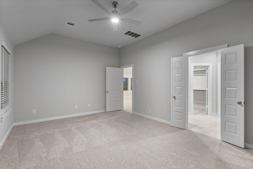 Image 10 of property listing at 69 Shining Point Drive, Waller, TX 77484