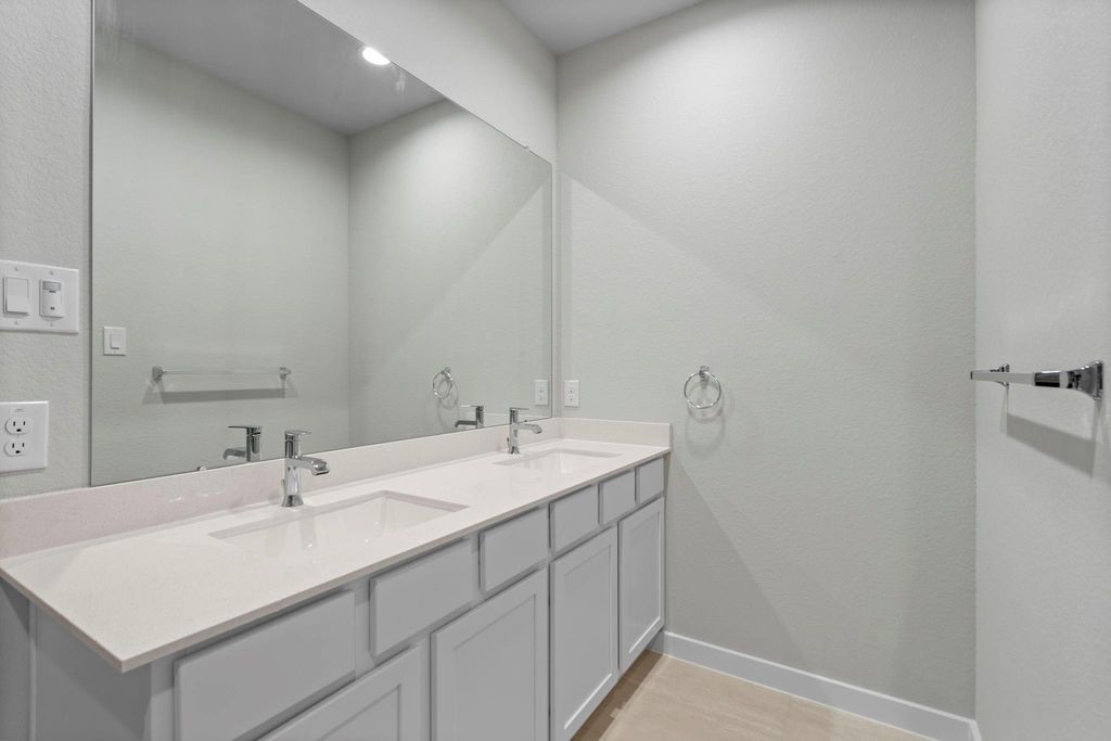 Image 11 of property listing at 69 Shining Point Drive, Waller, TX 77484