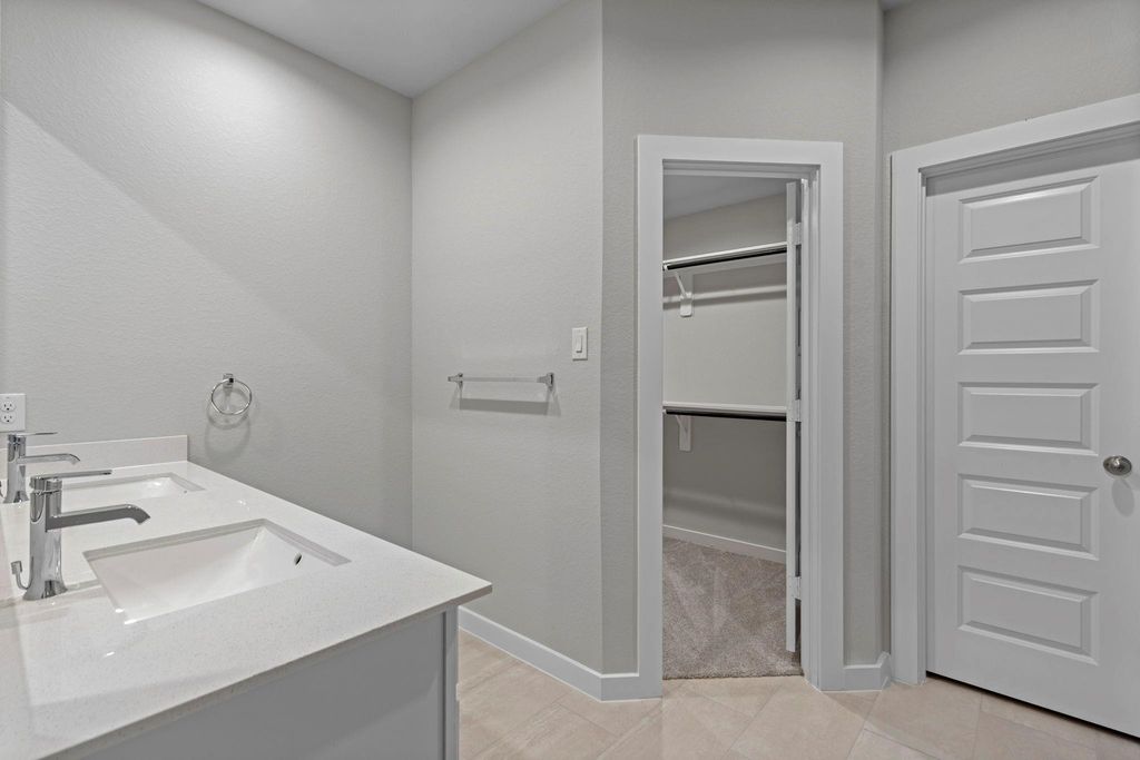 Image 13 of property listing at 69 Shining Point Drive, Waller, TX 77484