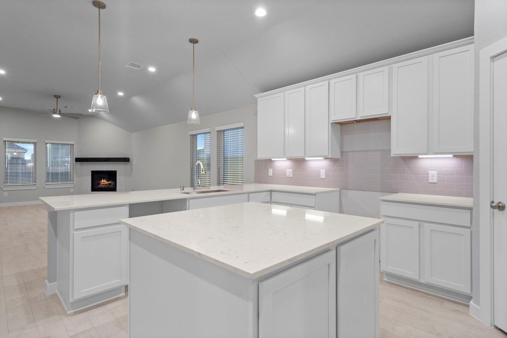 Image 2 of property listing at 69 Shining Point Drive, Waller, TX 77484