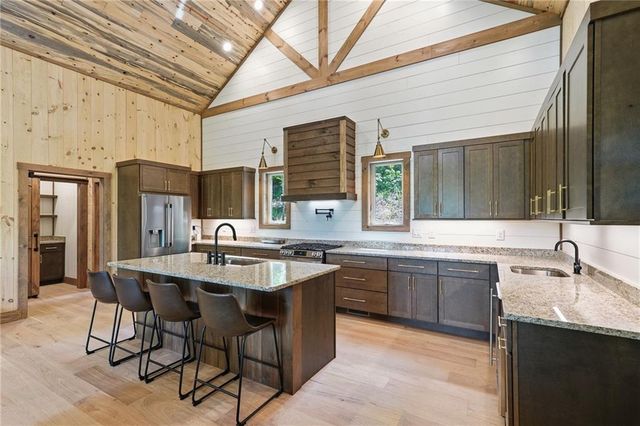 148 Virginia Drive, Blue Ridge, GA 30513