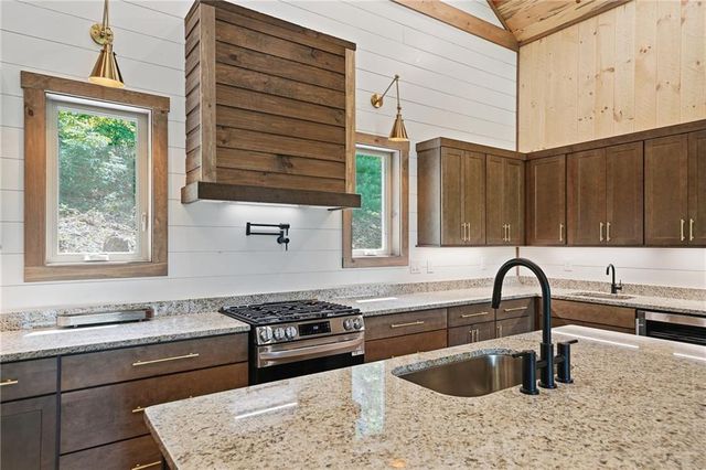 148 Virginia Drive, Blue Ridge, GA 30513