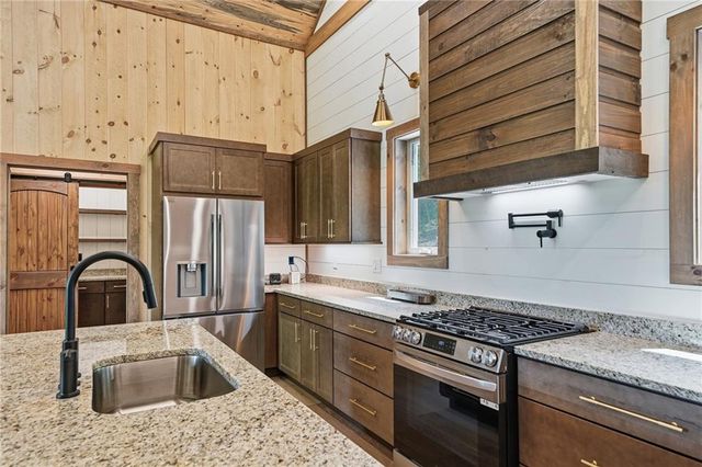 148 Virginia Drive, Blue Ridge, GA 30513