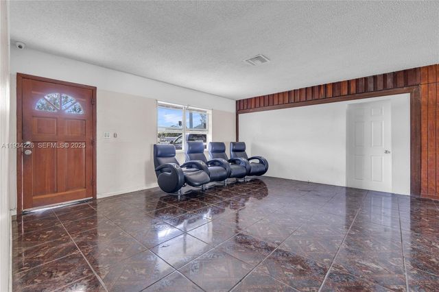 1361 NW 111th St, Miami, FL 33167