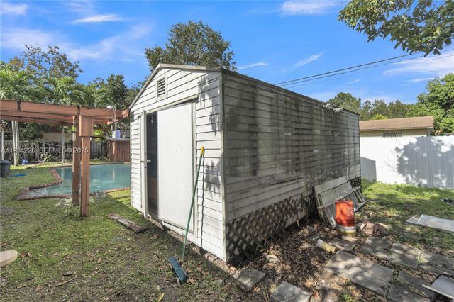 1361 NW 111th St, Miami, FL 33167