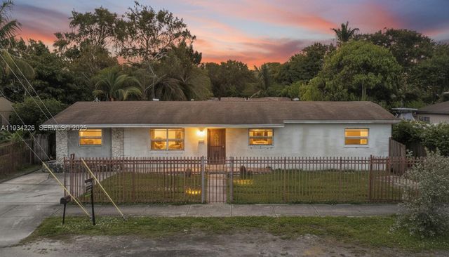 1361 NW 111th St, Miami, FL 33167